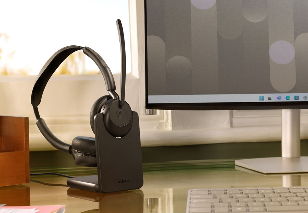 Легкая Bluetooth гарнитура Jabra Evolve3 45